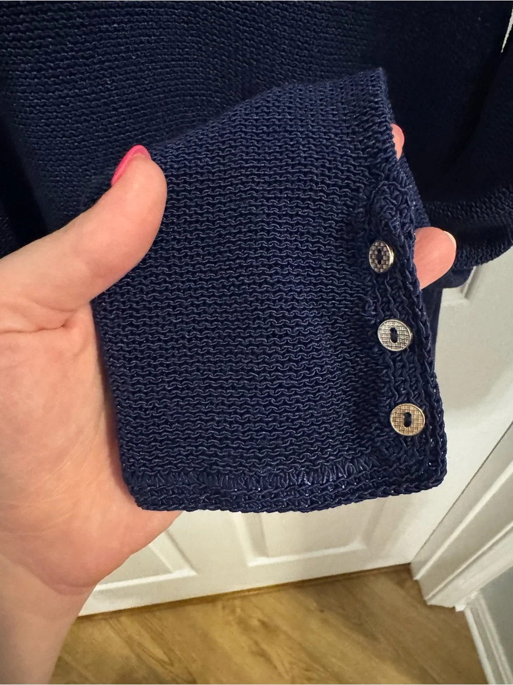 J. McLaughlin Navy Lightweight V-Neck Sweater - Picture 4 of 6